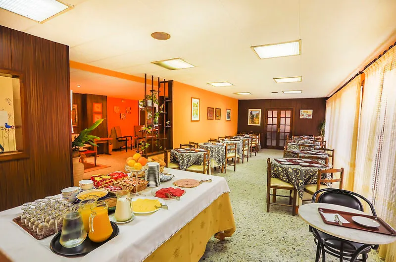 Hostal Santa Ana Lloret de Mar 0*,
